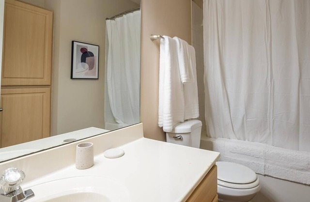 Landing at The Legends Apartments - 2 Bedrooms in Downtown Louisville