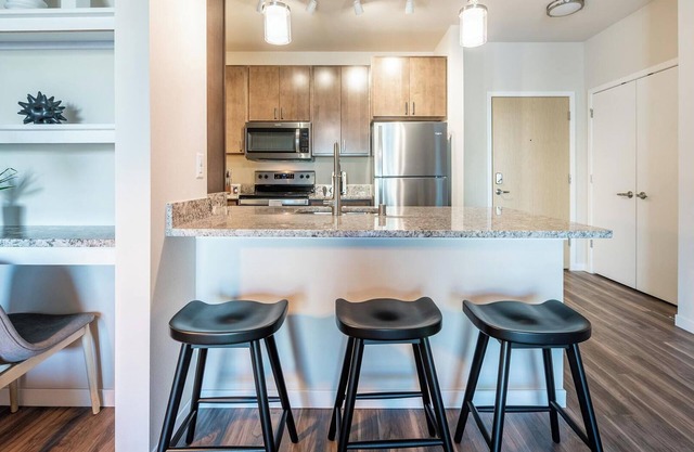 Landing | Beautiful 2BD, Gym, Clubhouse