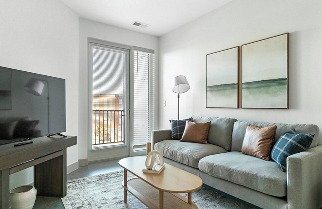 Landing | Chic 1BD, Gym, Pool