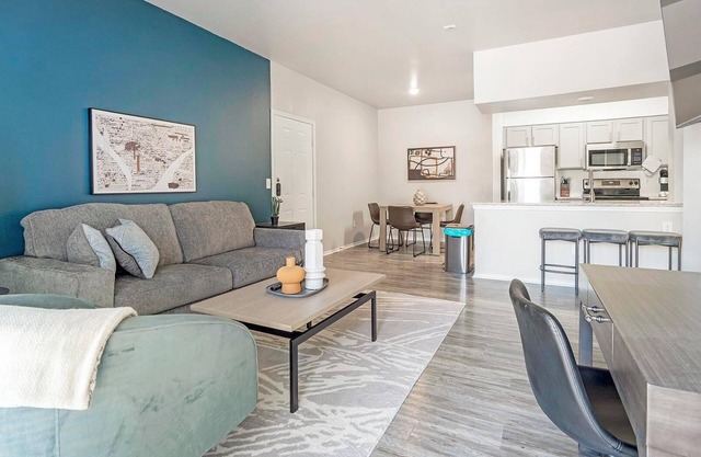 Landing | Chic 2BD, Gym, Pool