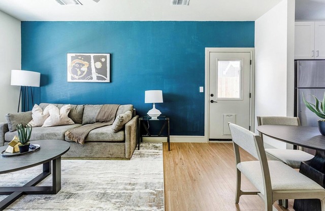 Landing | Chic 2BD, Pool, Gym