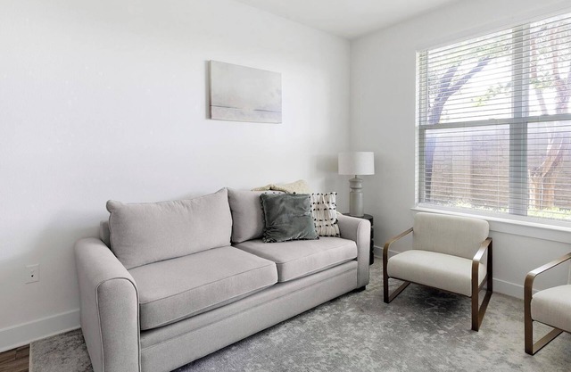 Landing | Chic Studio, Gym, Courtyard