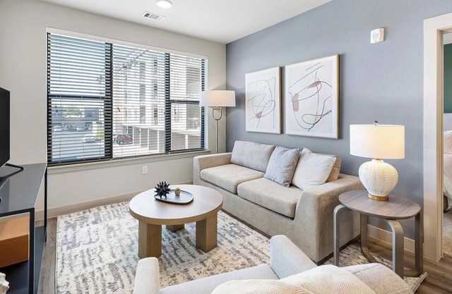 Landing | Incredible 2BD, Clubhouse, Pool