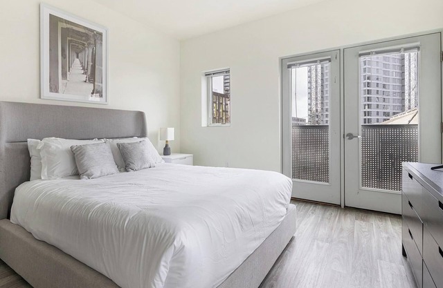 Landing | Incredible Studio, Courtyard, Gym