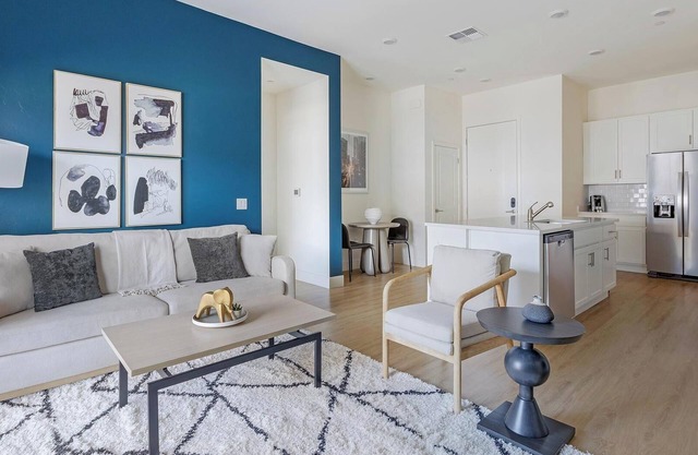 Landing | Incredible 2BD, Pool