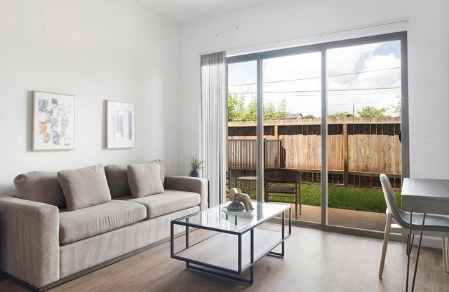 Landing | Modern 1BD, Pool, Clubhouse