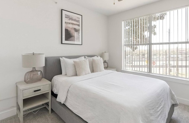 Landing | Modern Studio, Gym, Pool