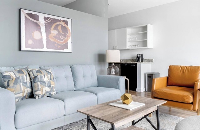 Landing | Spectacular 1BD, Gym, Clubhouse