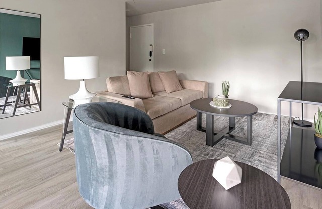 Landing | Spectacular 1BD, Pool, Gym