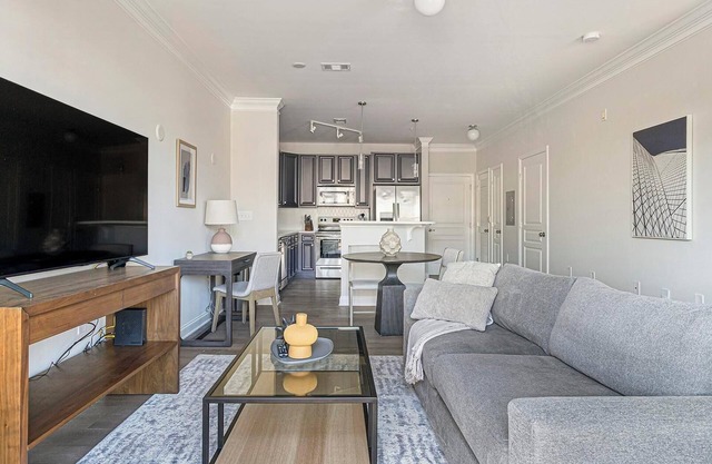 Landing | Spectacular 1BD, Gym, Courtyard