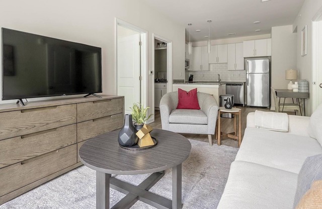 Landing | Spectacular 2BD, Pool, Clubhouse