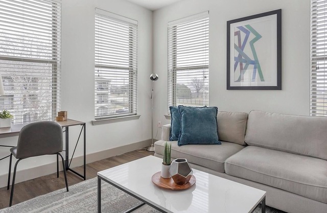 Landing | Stunning 1BD, Yoga Studio, Courtyard