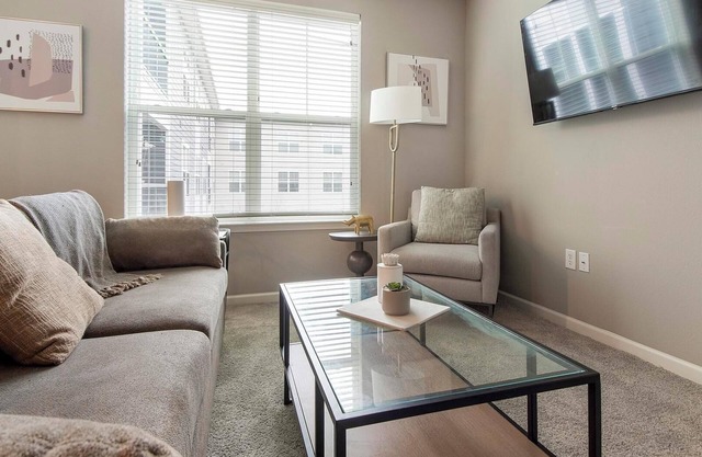 Landing | Stunning 2BD, Clubhouse, Courtyard