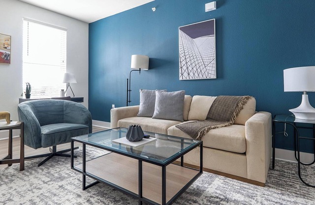 Landing | Stylish 1BD, Pool, Gym