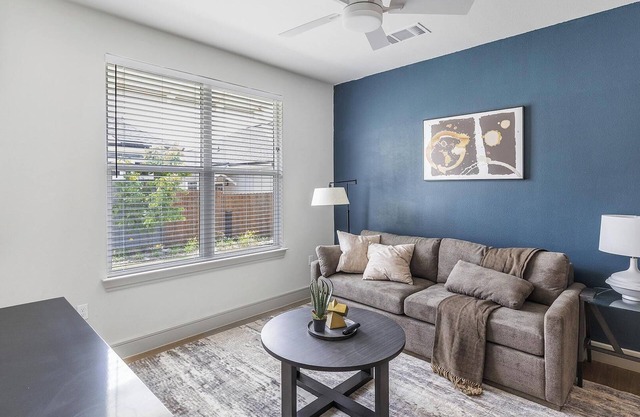 Landing | Stylish 2BD, Gym, Pool