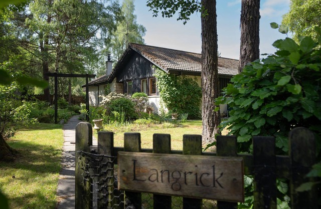 Langrick - a bungalow that sleeps 10 guests in 5 bedrooms