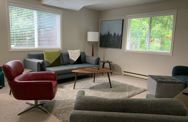 Large 2 bdrm, private, all new modern furniture with access to gorgeous gardens