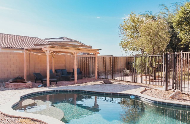 Large 4br Desert Resort with Heated Pool in Casa Grande
