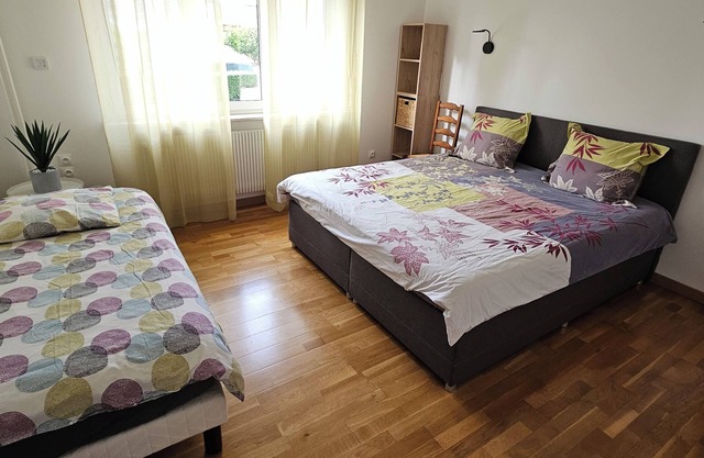 Large 8-person apartment, comfortable, peaceful and bright, refurbished