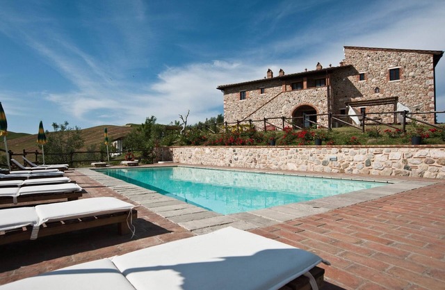 Large and beautiful apartment on the ground floor with a terrace