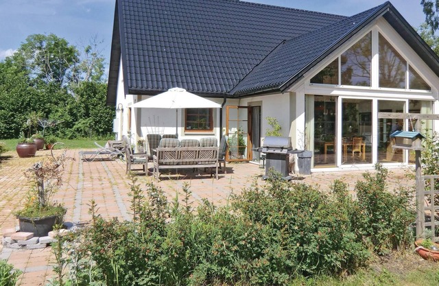 Large and practical cottage with large garden.