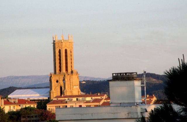 Large apartment near the cathedral of Aix en Provence with lovely terrace