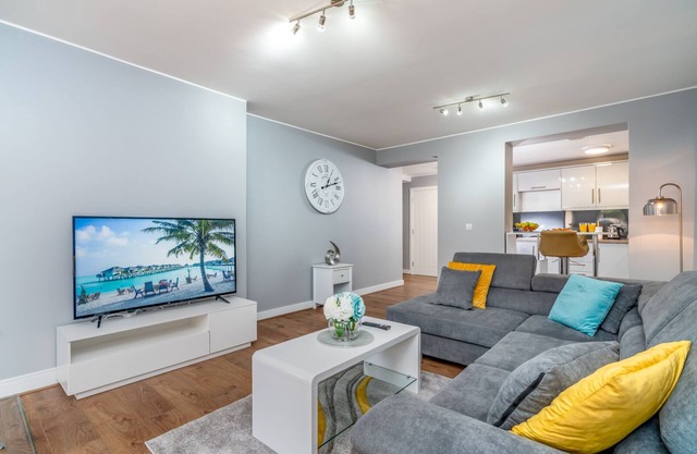 Large Apartment Stonehenge Amesbury Town Centre Smart TV’s Netflix FREE PARKING