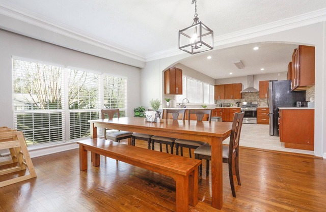 Large Beautiful Home with Fiber Optic WI-FI -Close to DT- RTJ Golf- Maxwell AFB