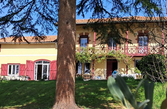 Large character cottage 100 km from Toulouse and 30 km from Spain