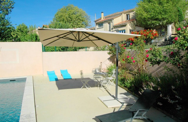 Large charming cottage in Carpentras (prox. Ventoux Provence), calm of the countryside