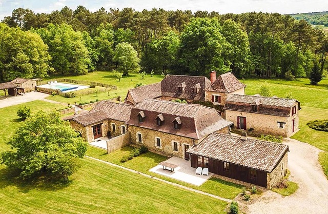 Large country house with private pool