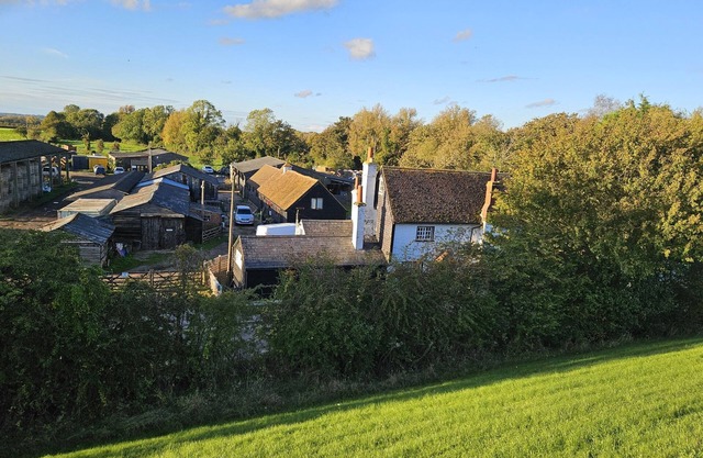 Large Double Bedroom with en-suite Shower Room