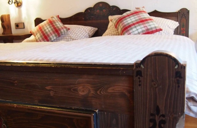 Large Double Room with Shared Garden, Balcony and Wi-Fi
