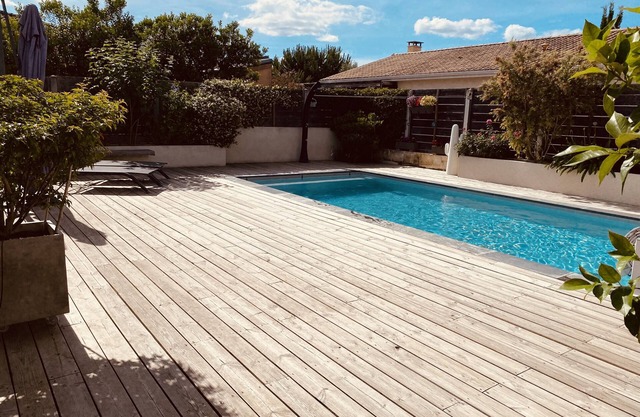 Large Echoppe with swimming pool 10 mm from downtown BX, 45 mm from the beach
