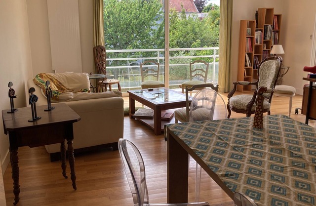 Large family house 10 minutes from the train station