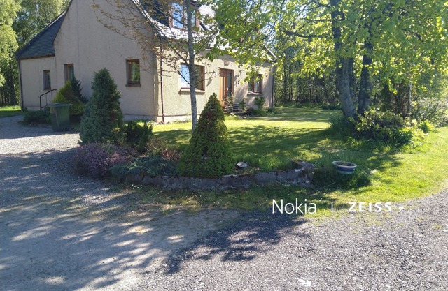 Large family & pet friendly modern cottage with Hot Tub in Garden