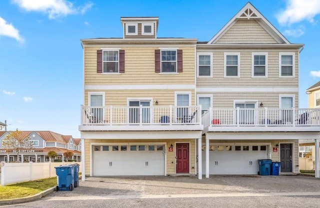 Large Four Bedroom Townhome with Nice Amenities