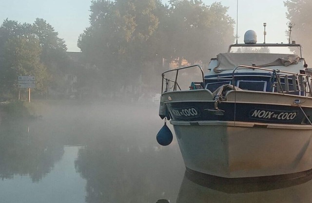 Large houseboat on the Marne, ideal for a family!