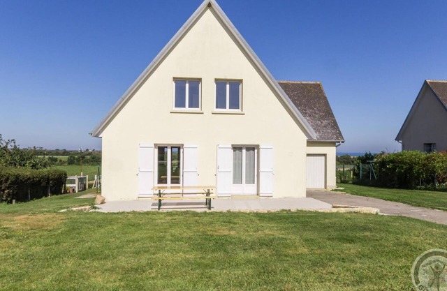 Large house with pond and sea view, near the Lighthouse, garden and terraces, parking