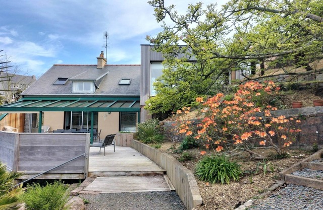 Large House Near Beach for 12