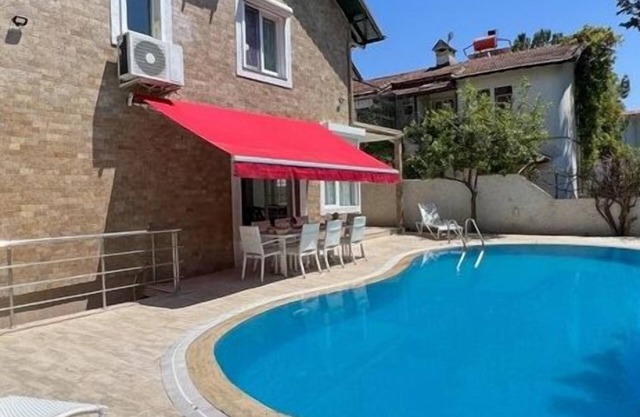 Large House only 100m to the beach, shopping and going out local centre Kemer