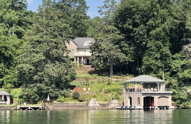 Large Lake Rabun Lakefront Home for Family Vacation or Executive Retreat