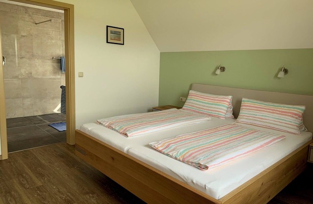 Large modern 4 star apartment, high terrace, between Altmühl- and Brombachsee