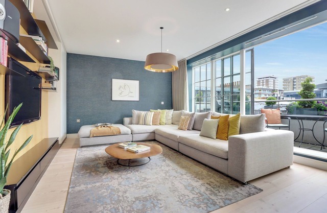 Large Modern Designer Soho Flat with 24 Hour Concierge and Terrace
