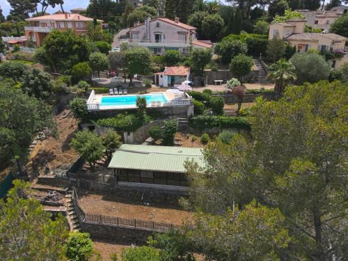 Large Panoramic Villa Retreat