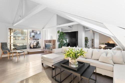 Large penthouse with roof terrace