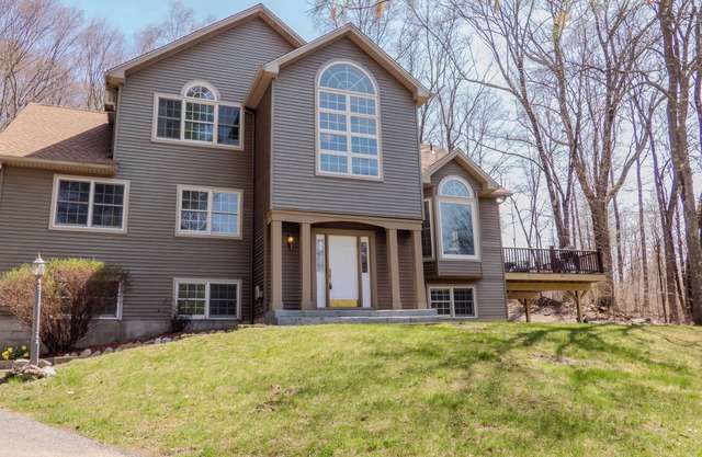 Large private countryside escape, nestled on 3 private acres, pond, private.