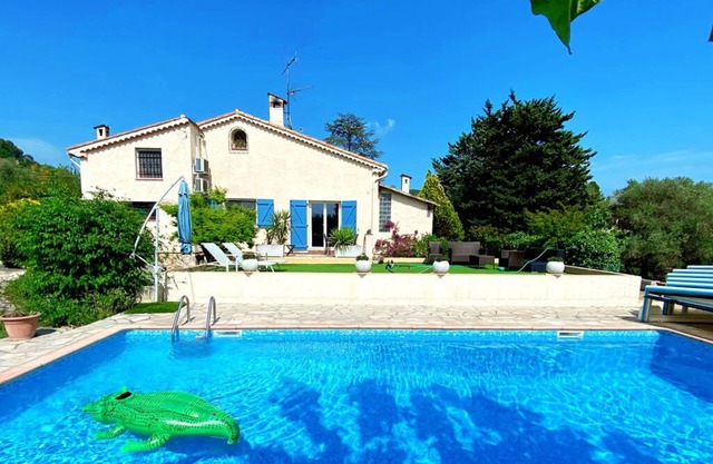 Large Provencal Villa w/pool & A/C in Grasse - near beaches of French Riviera