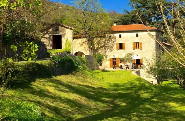 Large renovated farmhouse in Ardèche verte