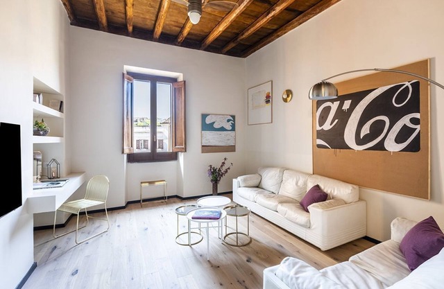 Large Rome apartment rental in Navona - Campo de Fiori